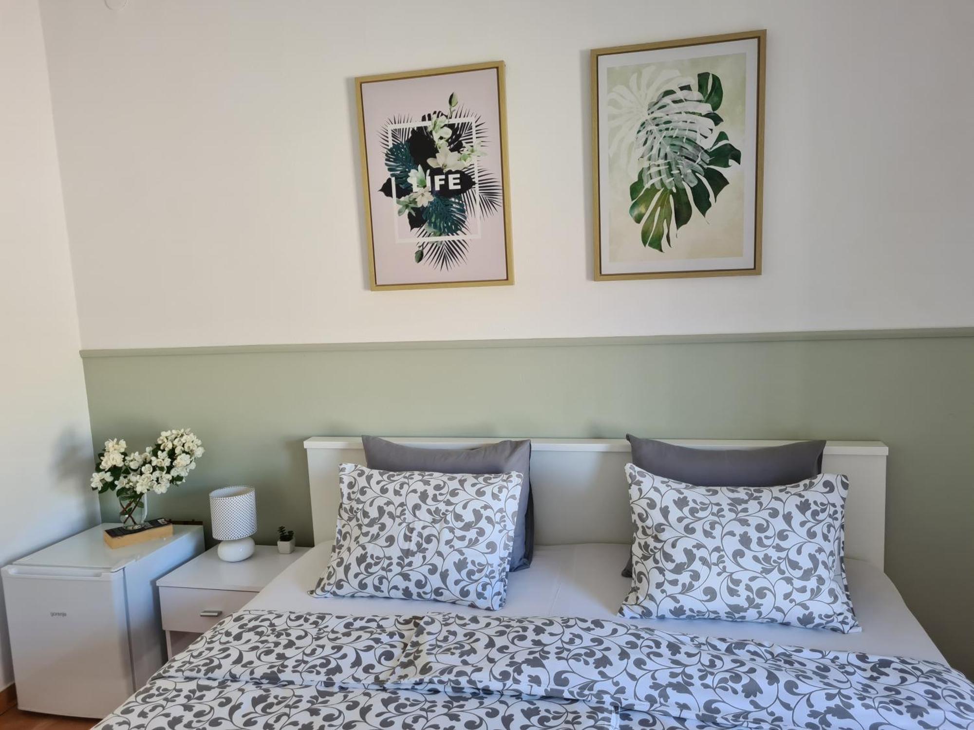 Apartment & Rooms Roza Перой Стая снимка