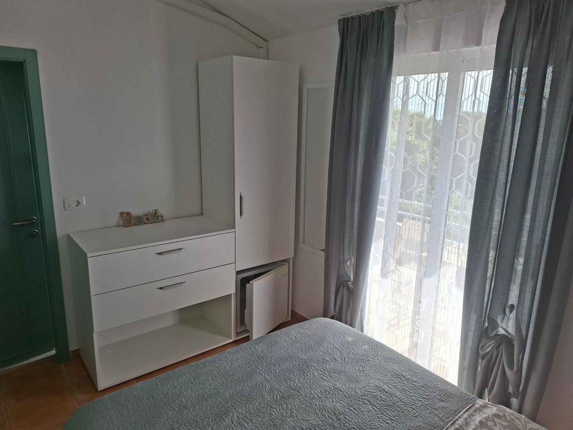 Apartment & Rooms Roza Перой Екстериор снимка