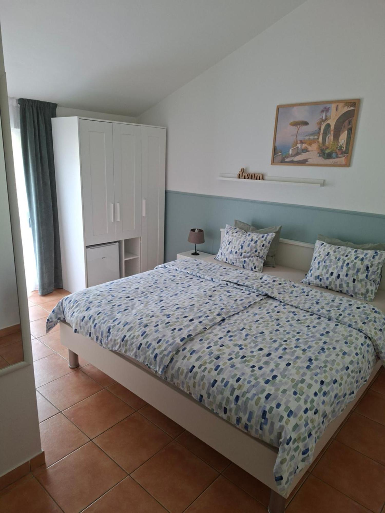 Apartment & Rooms Roza Перой Екстериор снимка