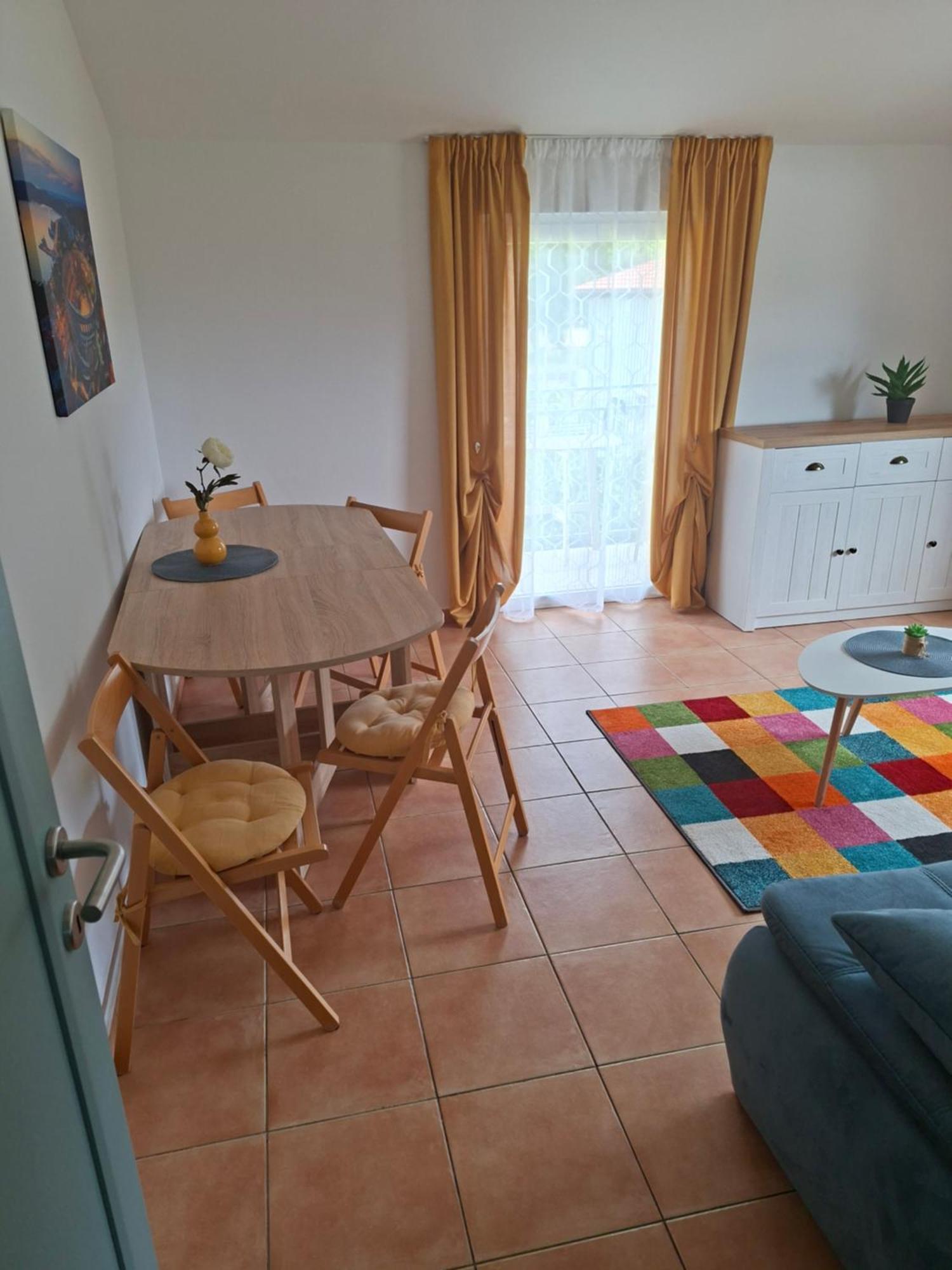 Apartment & Rooms Roza Перой Екстериор снимка